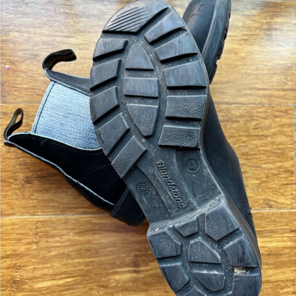 Blundstone Black Chelsea Boots AU4, US7 (youth/women) - Picture 5 of 7